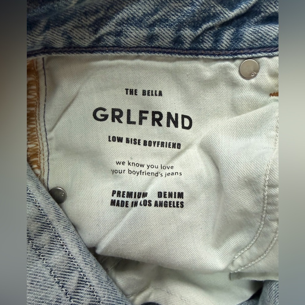 The Bella Low Rise Relaxed Jeans in Santa Monica Light Wash - Picture 6 of 8
